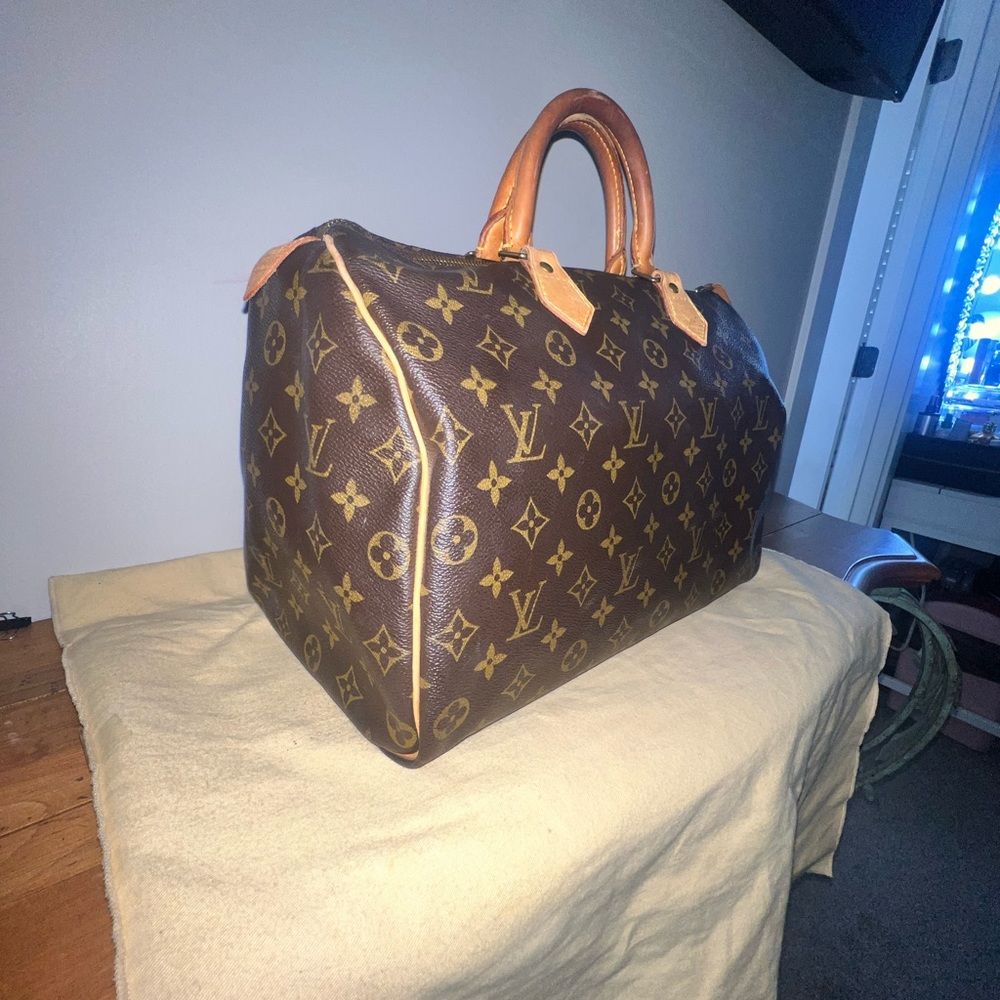 Authentic Louis Vuitton Speedy 25